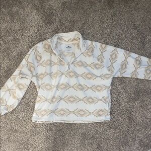 Hollister Cream and Tan Geometric Pullover